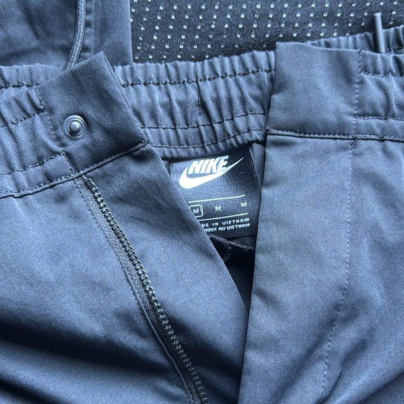 Nike Men’s Cargo Pants Medium - Picture 2 of 4
